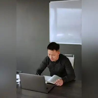 薛磊霓